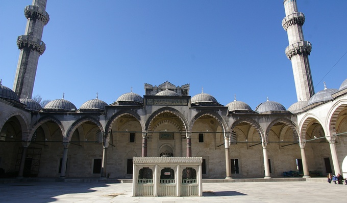 süleymaniye-mosque-istanbul-avlu