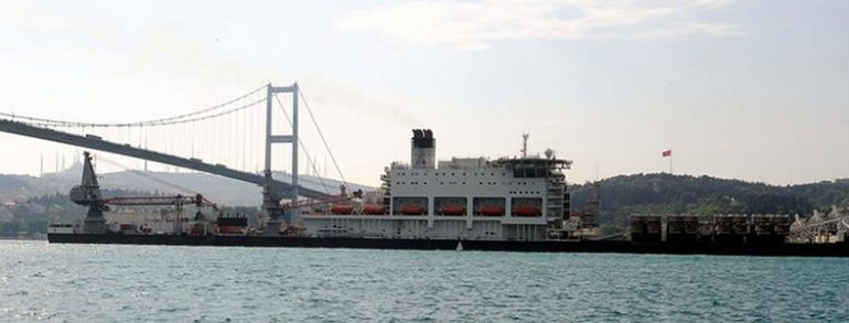 Pioneering Spirit passed through the Bosphorus